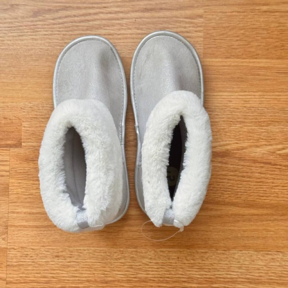 Nautica Girl’s Boots in Shimmery Silver - Size 3